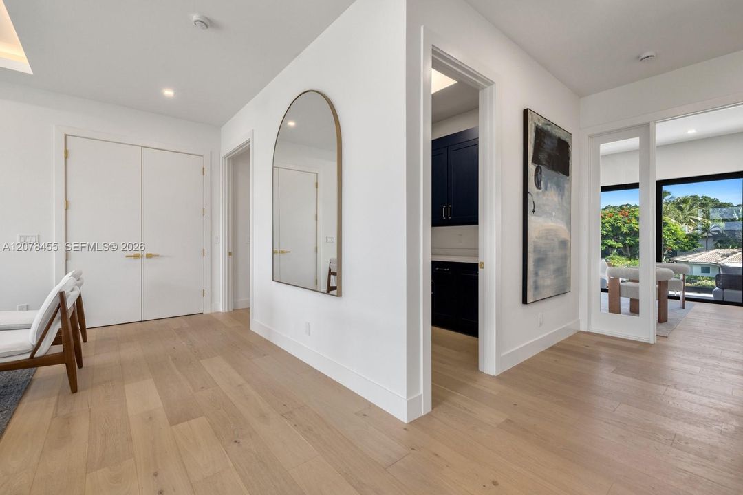 For Sale: $6,000,000 (6 beds, 5 baths, 4703 Square Feet)