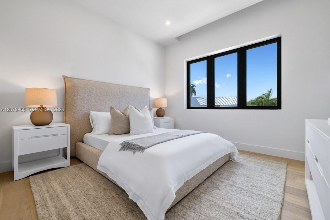 For Sale: $6,000,000 (6 beds, 5 baths, 4703 Square Feet)