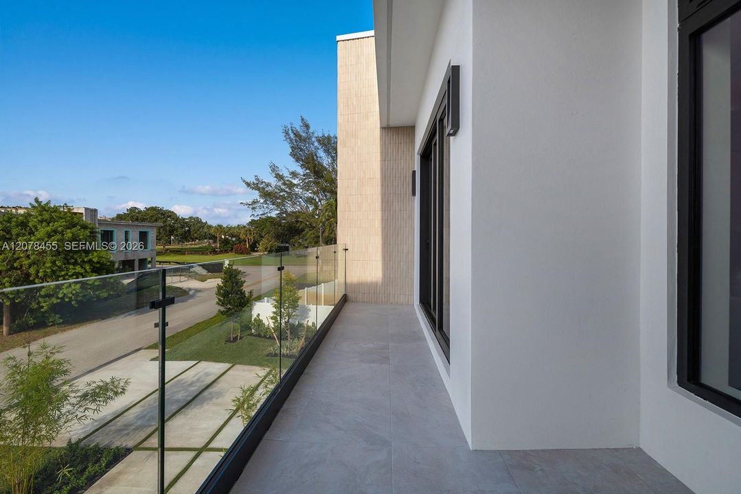 For Sale: $6,000,000 (6 beds, 5 baths, 4703 Square Feet)