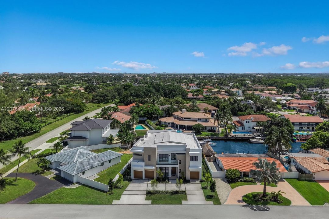 For Sale: $6,000,000 (6 beds, 5 baths, 4703 Square Feet)