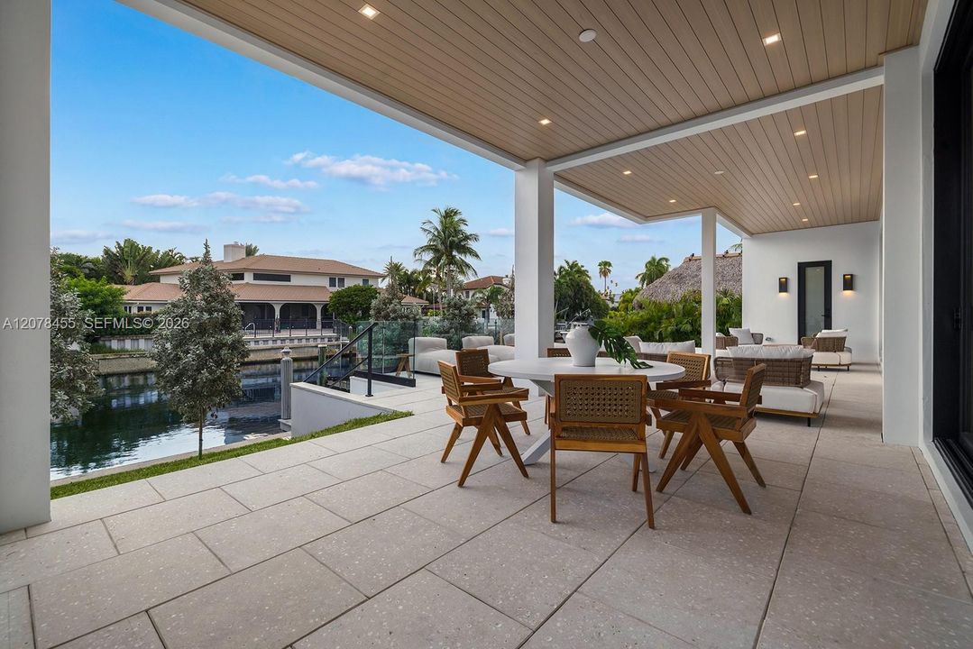 For Sale: $6,000,000 (6 beds, 5 baths, 4703 Square Feet)