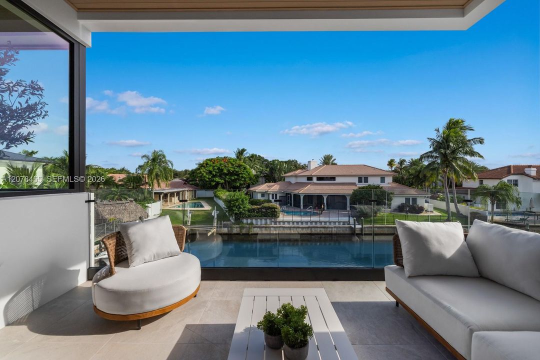 For Sale: $6,000,000 (6 beds, 5 baths, 4703 Square Feet)