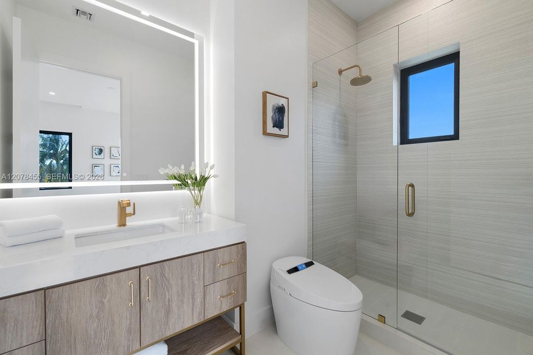 For Sale: $6,000,000 (6 beds, 5 baths, 4703 Square Feet)
