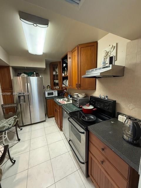 For Rent: $3,450 (2 beds, 2 baths, 1136 Square Feet)