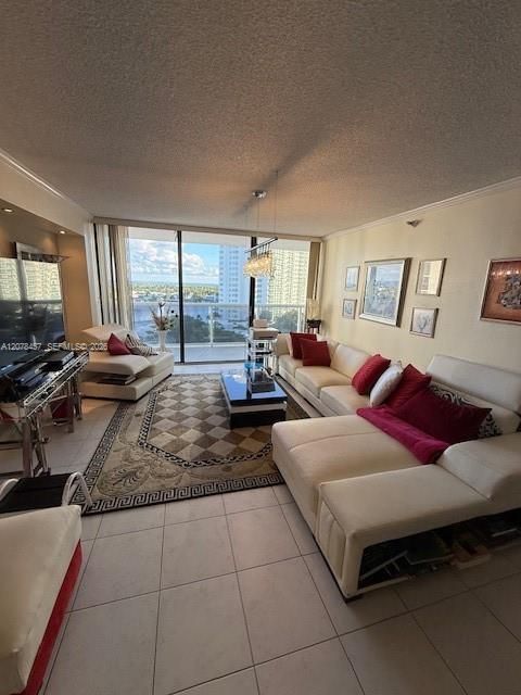 For Rent: $3,450 (2 beds, 2 baths, 1136 Square Feet)