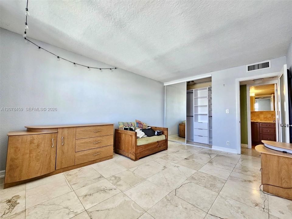En Renta: $1,950 (2 camas, 2 baños, 1265 Pies cuadrados)