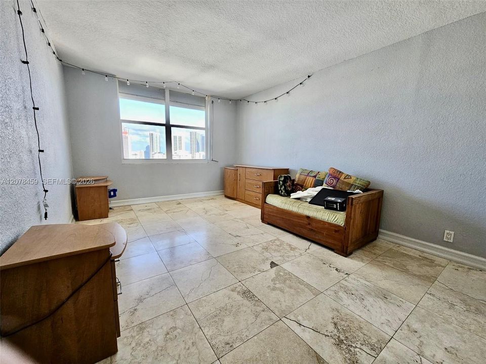 En Renta: $1,950 (2 camas, 2 baños, 1265 Pies cuadrados)