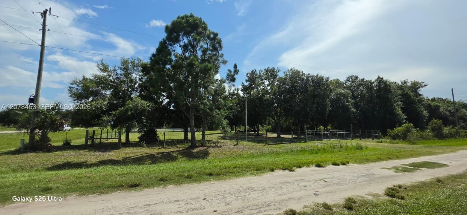 На продажу: $95,000 (1.25 acres)