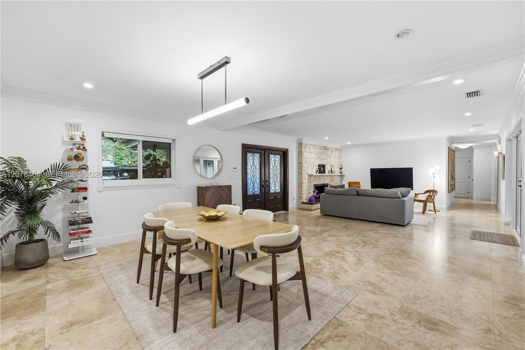 En Venta: $2,995,000 (3 camas, 3 baños, 2842 Pies cuadrados)