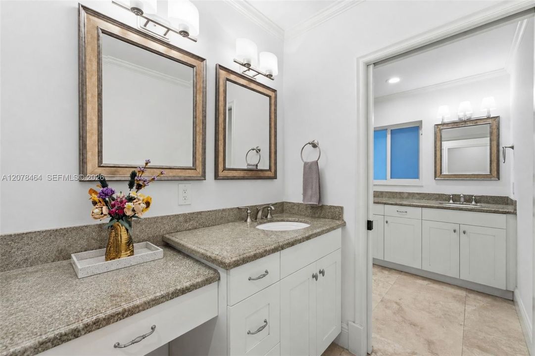 En Venta: $2,995,000 (3 camas, 3 baños, 2842 Pies cuadrados)
