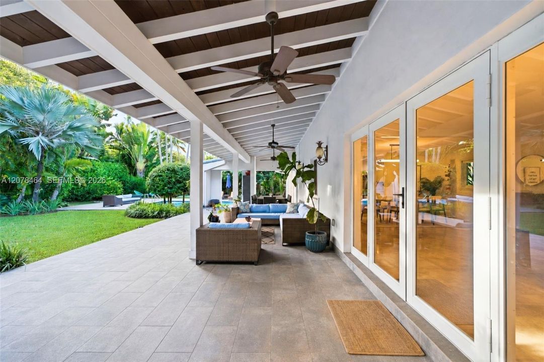 En Venta: $2,995,000 (3 camas, 3 baños, 2842 Pies cuadrados)
