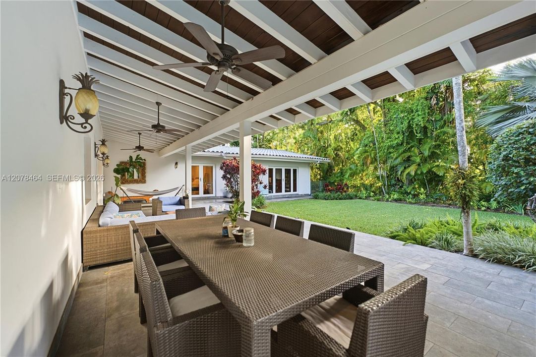 En Venta: $2,995,000 (3 camas, 3 baños, 2842 Pies cuadrados)