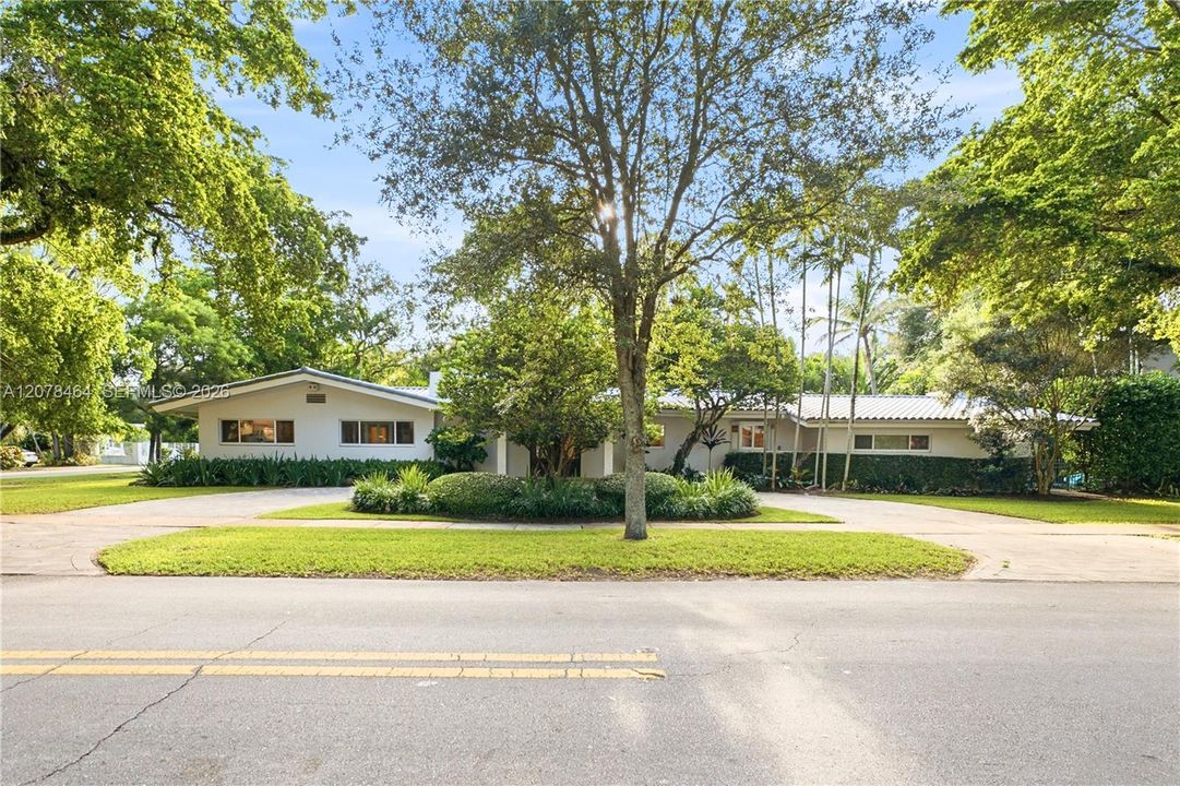 En Venta: $2,995,000 (3 camas, 3 baños, 2842 Pies cuadrados)
