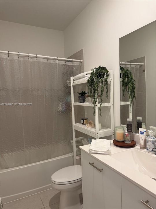 En Venta: $508,000 (3 camas, 3 baños, 1328 Pies cuadrados)