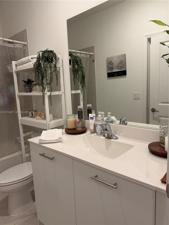 En Venta: $508,000 (3 camas, 3 baños, 1328 Pies cuadrados)