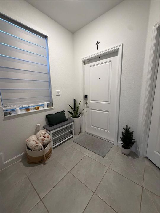 En Venta: $508,000 (3 camas, 3 baños, 1328 Pies cuadrados)