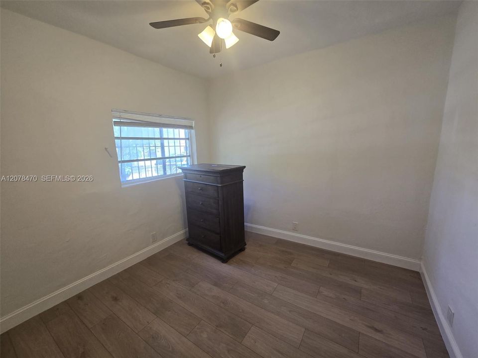 2nd bedroom