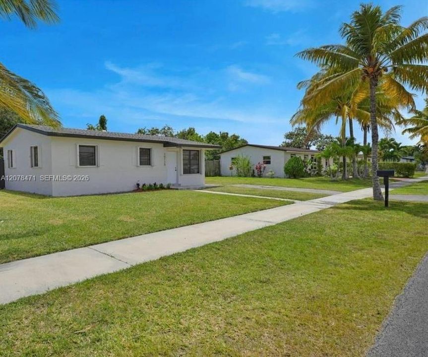 For Sale: $499,900 (3 beds, 1 baths, 801 Square Feet)
