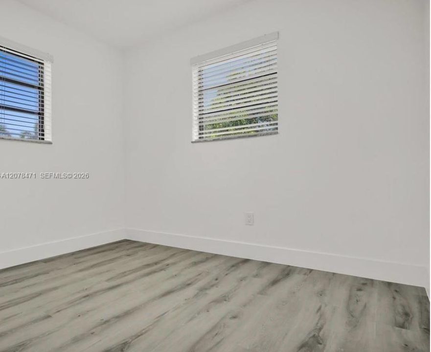 For Sale: $499,900 (3 beds, 1 baths, 801 Square Feet)