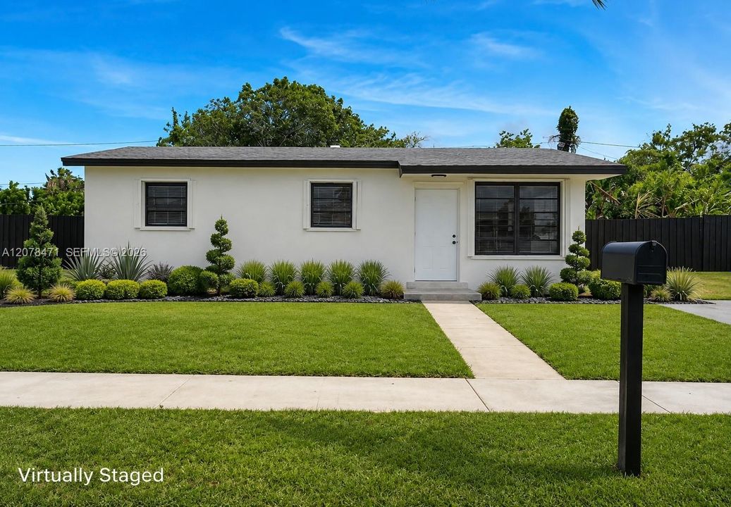 For Sale: $499,900 (3 beds, 1 baths, 801 Square Feet)