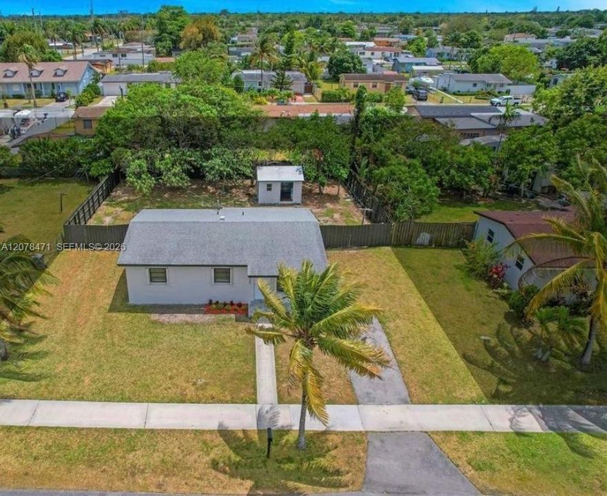 For Sale: $499,900 (3 beds, 1 baths, 801 Square Feet)