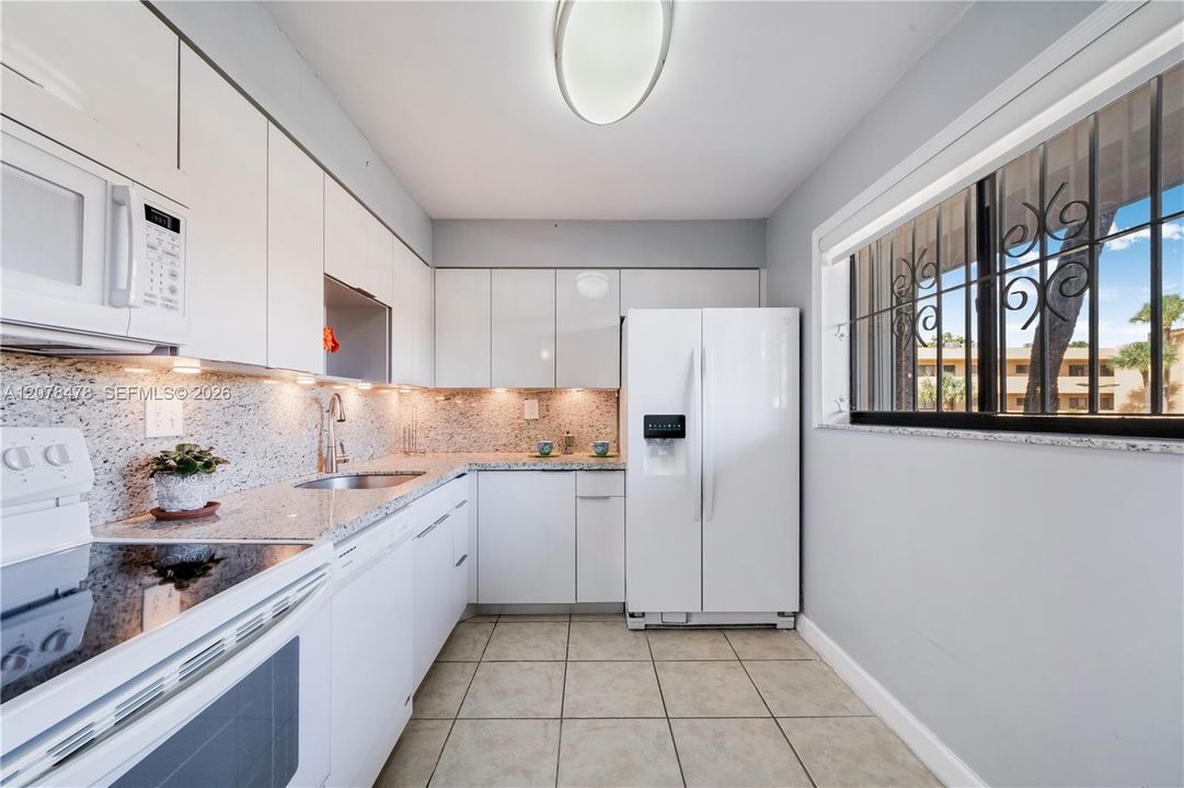 En Venta: $275,000 (2 camas, 2 baños, 985 Pies cuadrados)