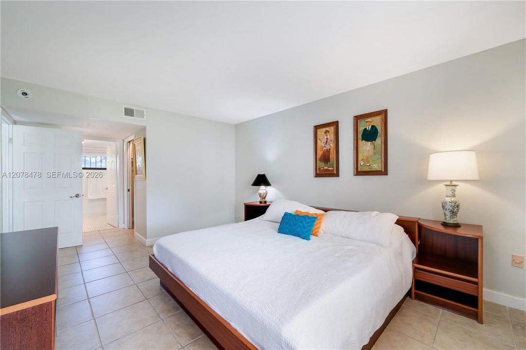 En Venta: $275,000 (2 camas, 2 baños, 985 Pies cuadrados)