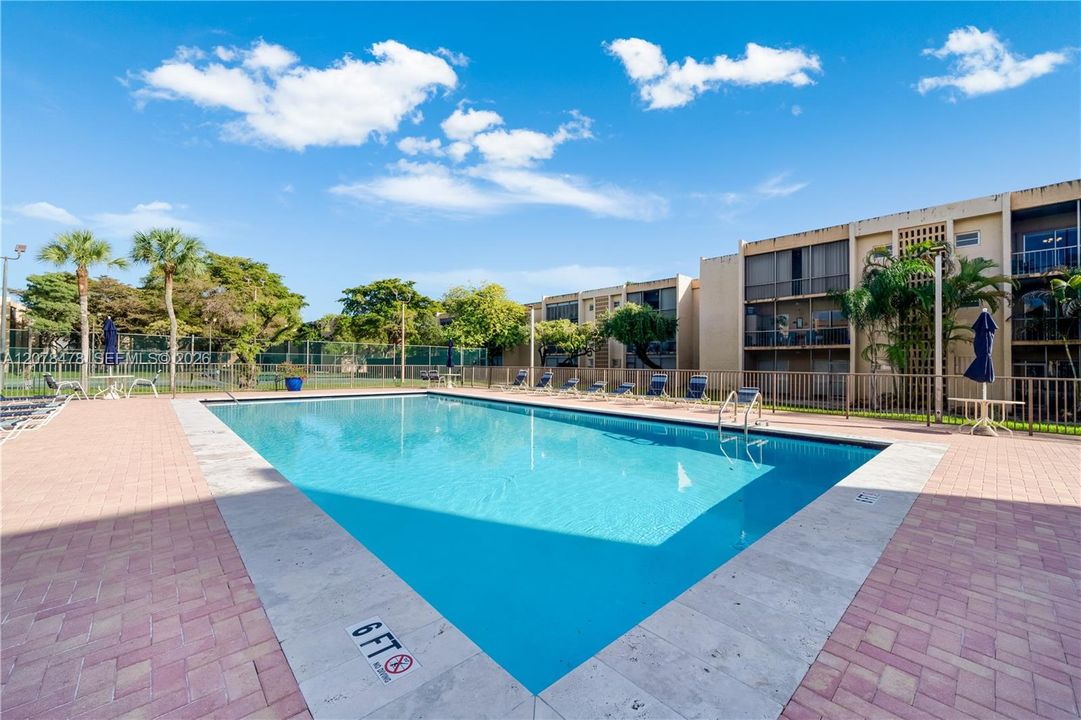 En Venta: $275,000 (2 camas, 2 baños, 985 Pies cuadrados)