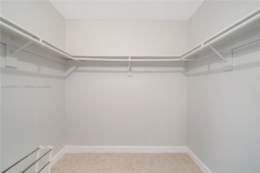 En Venta: $275,000 (2 camas, 2 baños, 985 Pies cuadrados)