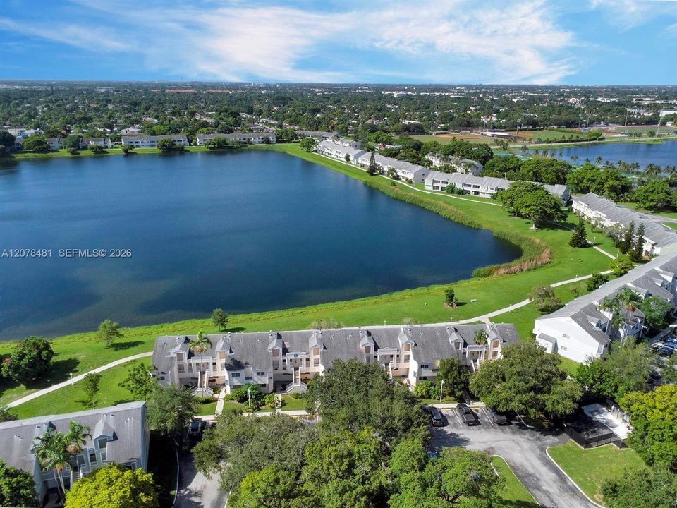 For Rent: $2,150 (2 beds, 2 baths, 1096 Square Feet)