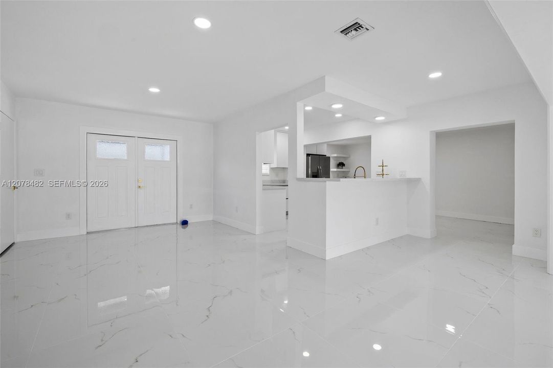 For Sale: $859,999 (3 beds, 2 baths, 1896 Square Feet)