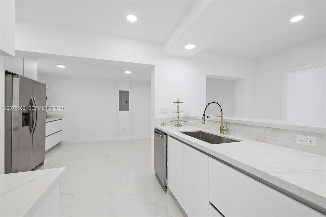 For Sale: $859,999 (3 beds, 2 baths, 1896 Square Feet)