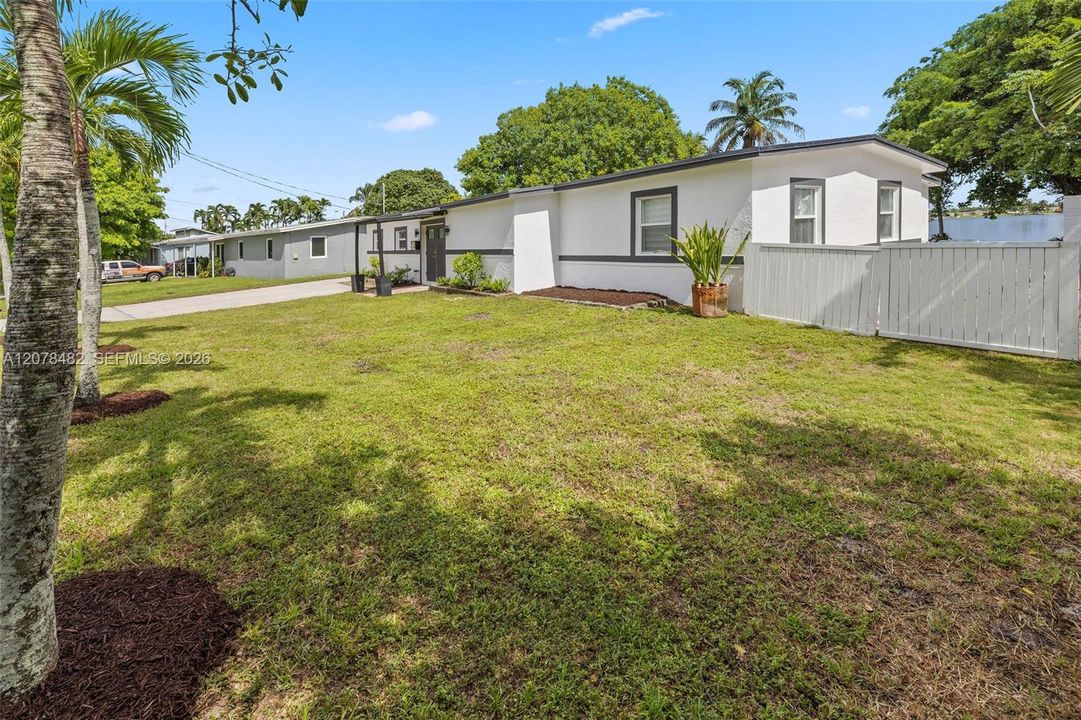 For Sale: $859,999 (3 beds, 2 baths, 1896 Square Feet)