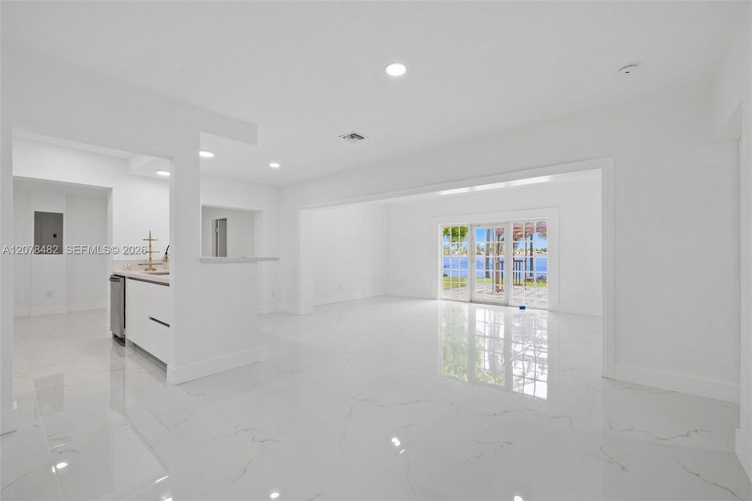 For Sale: $859,999 (3 beds, 2 baths, 1896 Square Feet)