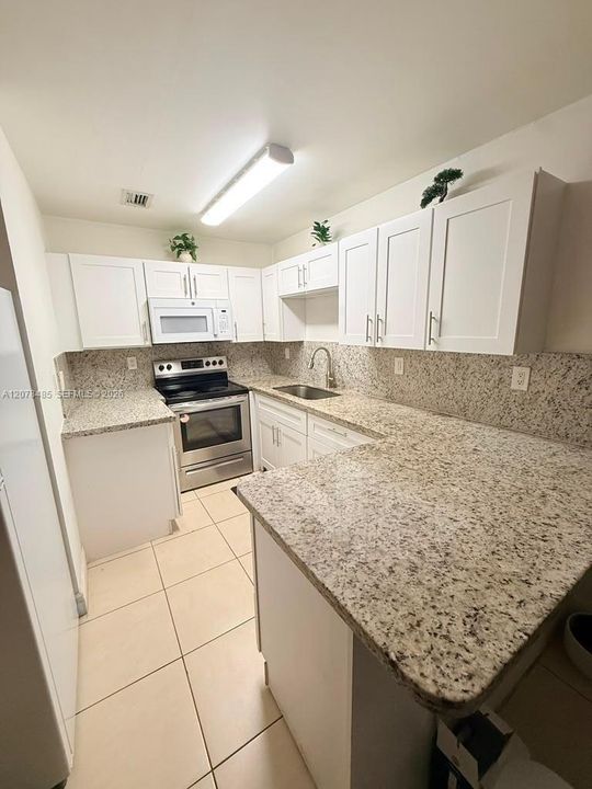 En Renta: $2,600 (9 camas, 3 baños, 4105 Pies cuadrados)