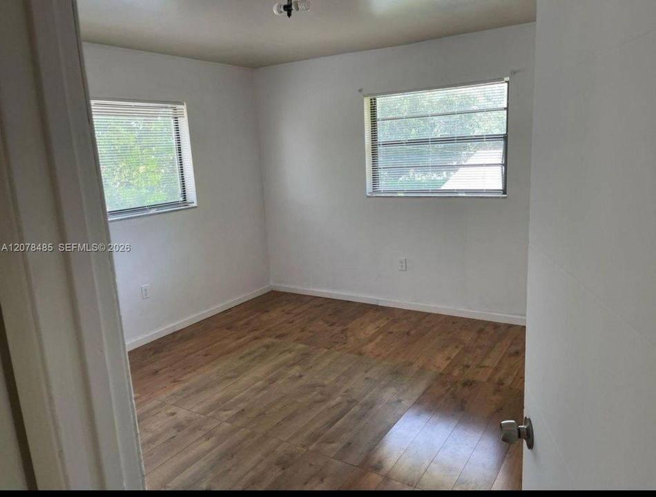 En Renta: $2,600 (9 camas, 3 baños, 4105 Pies cuadrados)