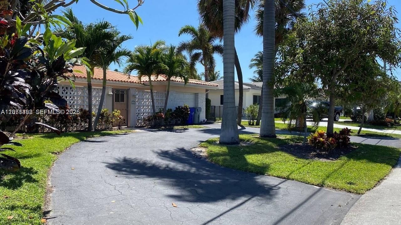 En Renta: $6,000 (3 camas, 2 baños, 2020 Pies cuadrados)