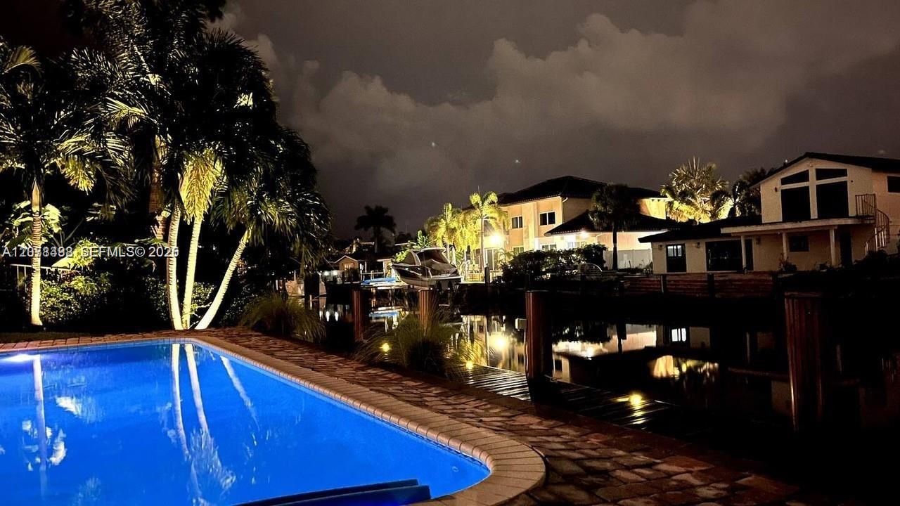 En Renta: $6,000 (3 camas, 2 baños, 2020 Pies cuadrados)