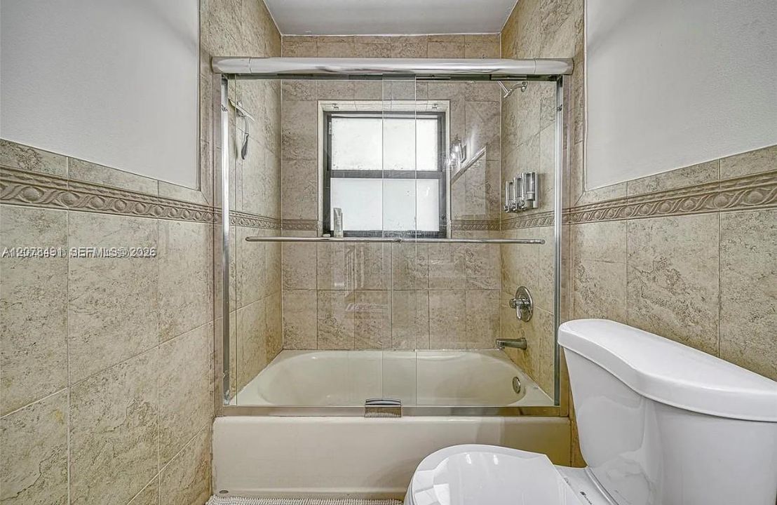 En Venta: $665,000 (3 camas, 2 baños, 1940 Pies cuadrados)