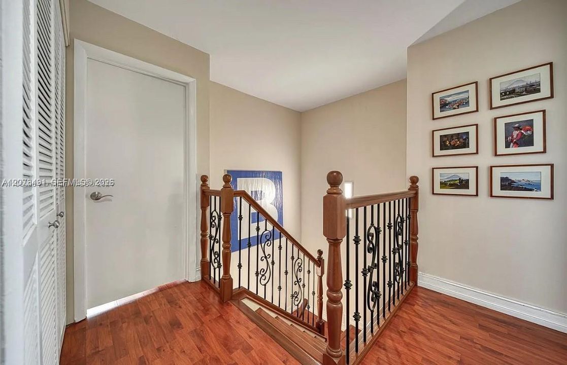 En Venta: $665,000 (3 camas, 2 baños, 1940 Pies cuadrados)