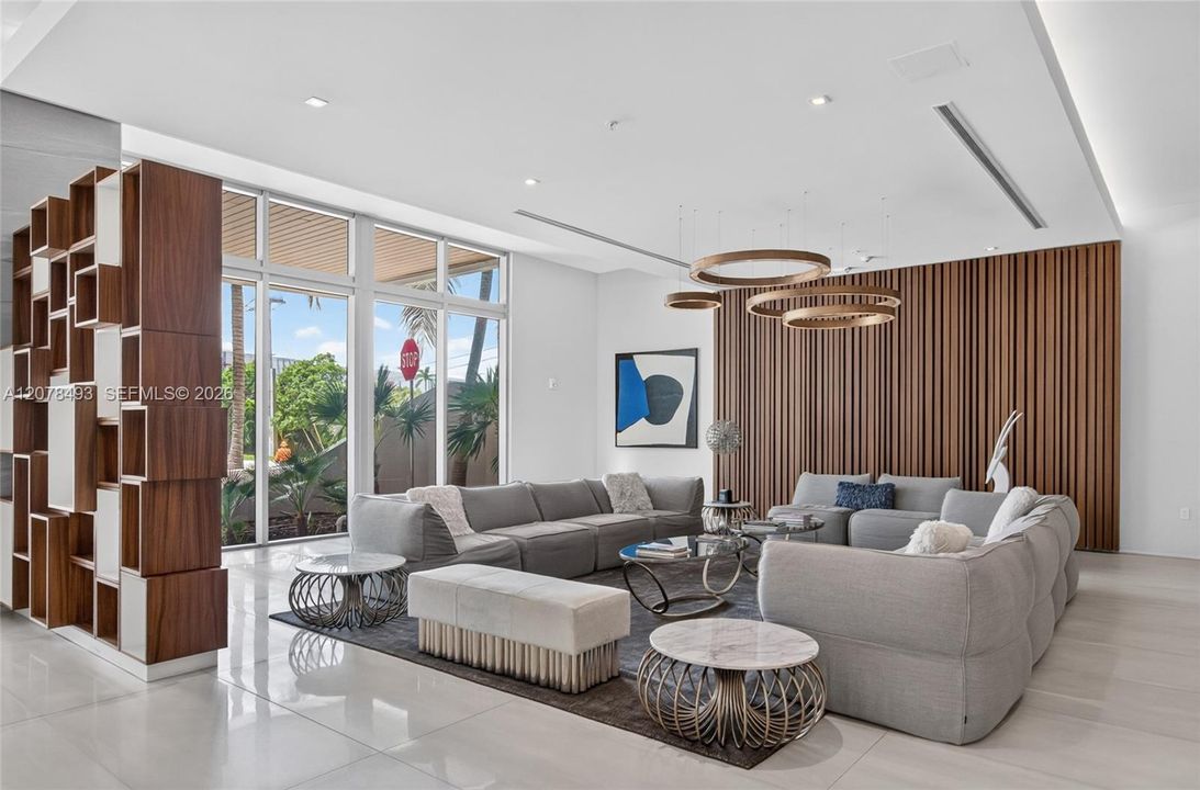 For Sale: $5,677,000 (3 beds, 3 baths, 4295 Square Feet)