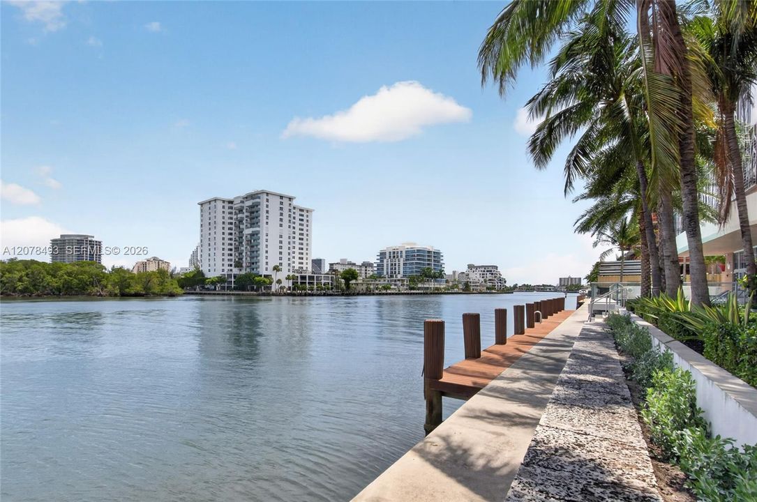 For Sale: $5,677,000 (3 beds, 3 baths, 4295 Square Feet)