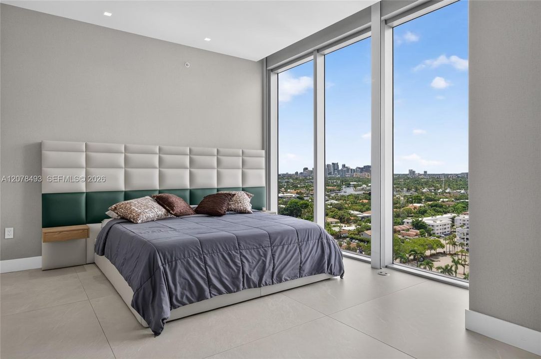 For Sale: $5,677,000 (3 beds, 3 baths, 4295 Square Feet)