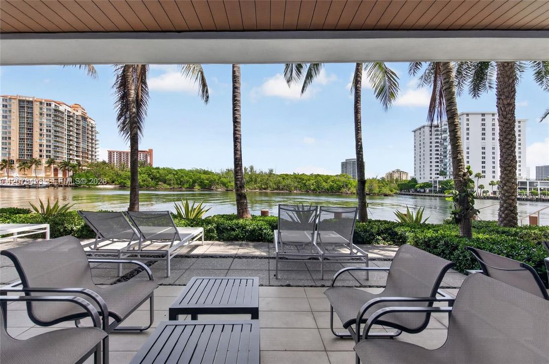For Sale: $5,677,000 (3 beds, 3 baths, 4295 Square Feet)