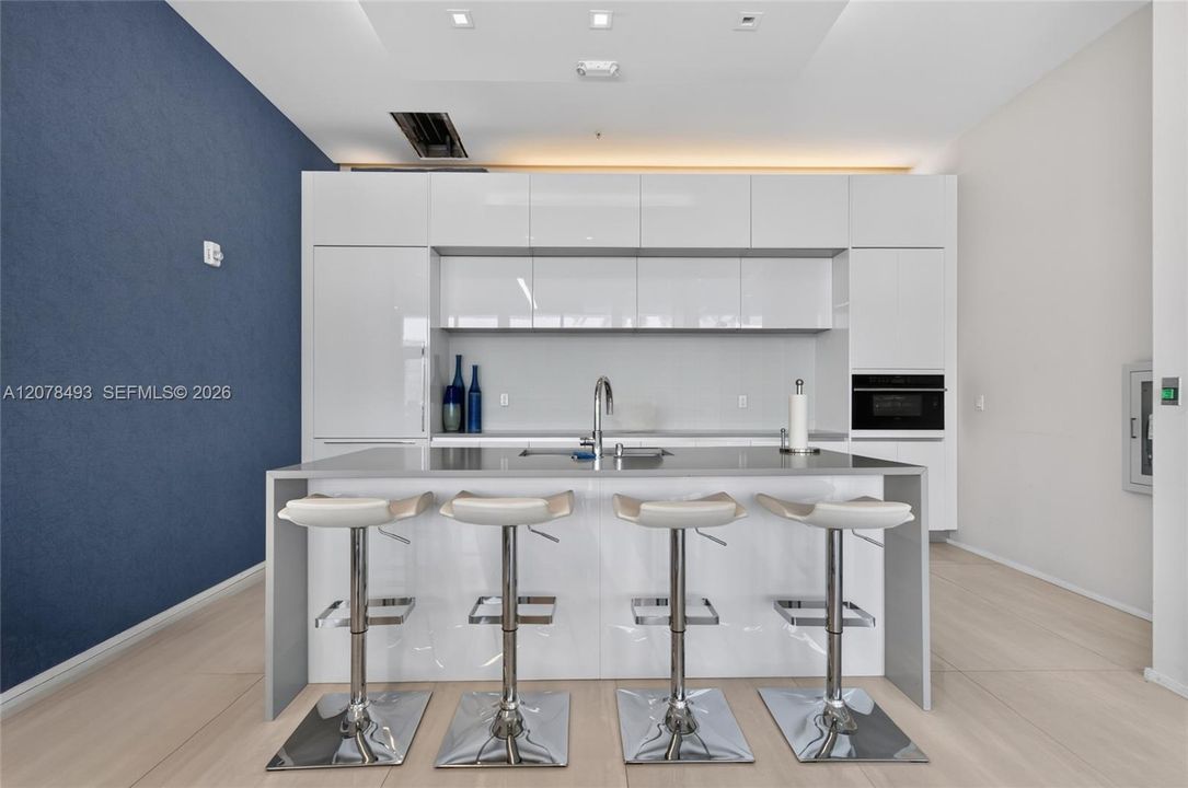 For Sale: $5,677,000 (3 beds, 3 baths, 4295 Square Feet)