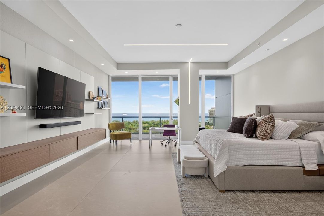 For Sale: $5,677,000 (3 beds, 3 baths, 4295 Square Feet)