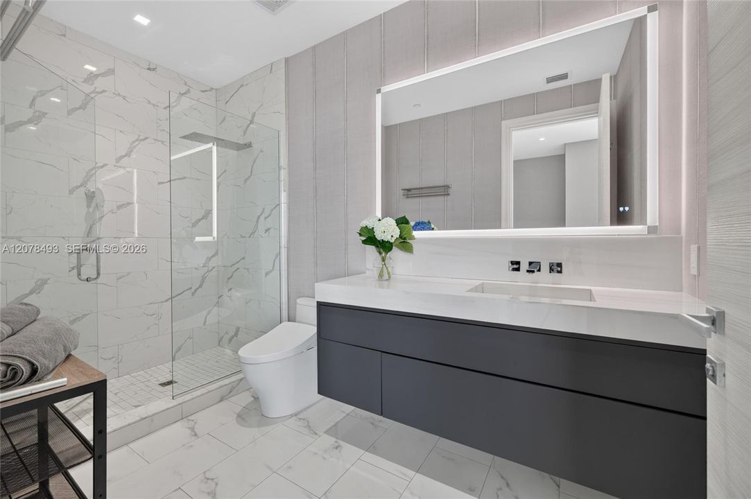 For Sale: $5,677,000 (3 beds, 3 baths, 4295 Square Feet)