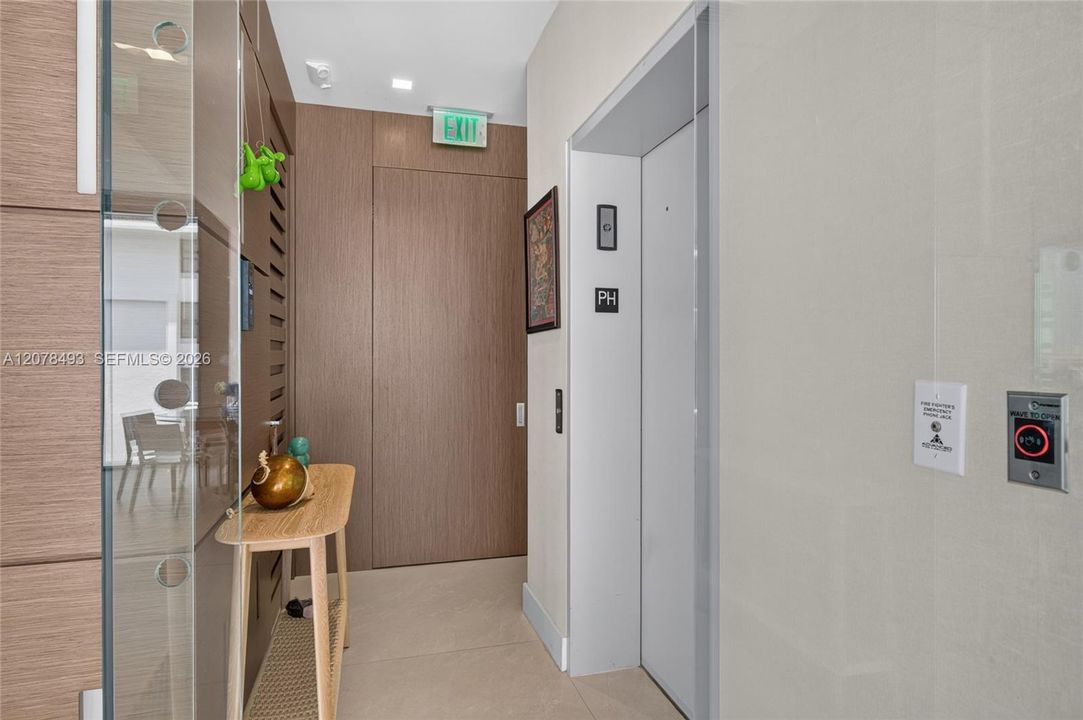 For Sale: $5,677,000 (3 beds, 3 baths, 4295 Square Feet)