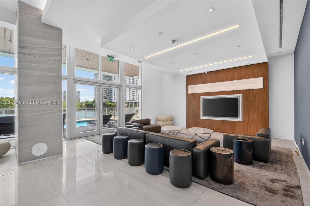 For Sale: $5,677,000 (3 beds, 3 baths, 4295 Square Feet)