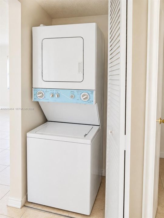 For Rent: $1,850 (1 beds, 1 baths, 800 Square Feet)